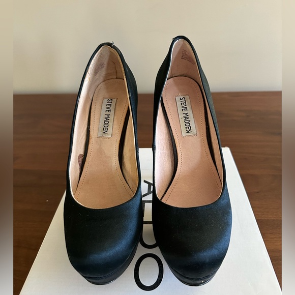 Steve Madden heels - Picture 1 of 2